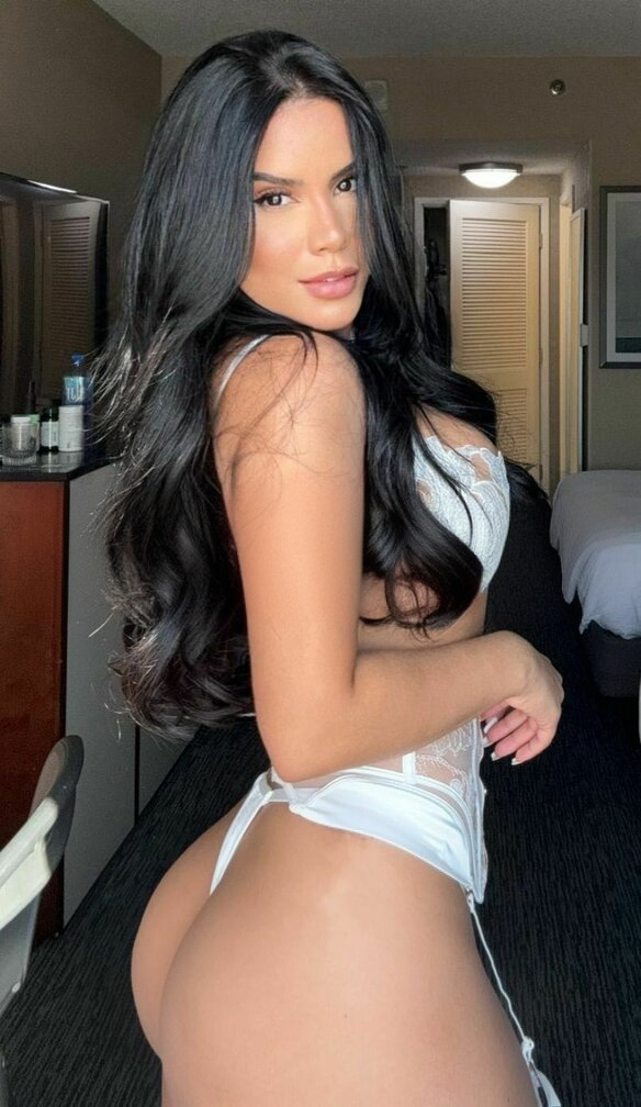 Escort Model Melissa Nunes - 2