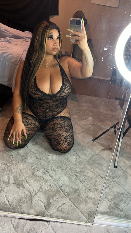Escort Model Alanna - 3