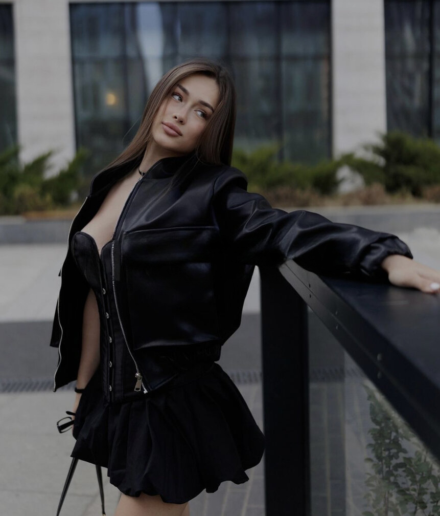 Escort Model KATE