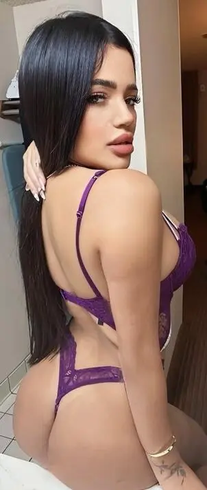 Escort Model AdrianaValen - 8