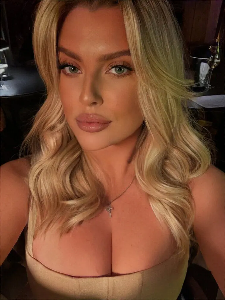 Escort Model Alisa - 2