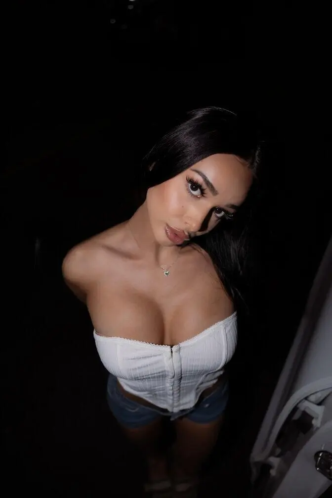 Escort Model Allinalyssah - 2