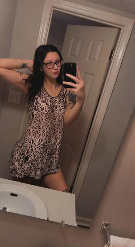 Escort Model Alyxe - 2