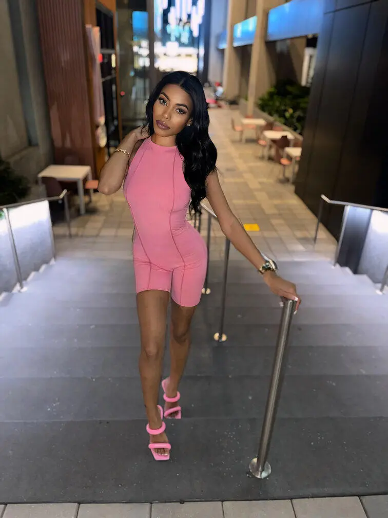 Escort Model Amina Lori - 5