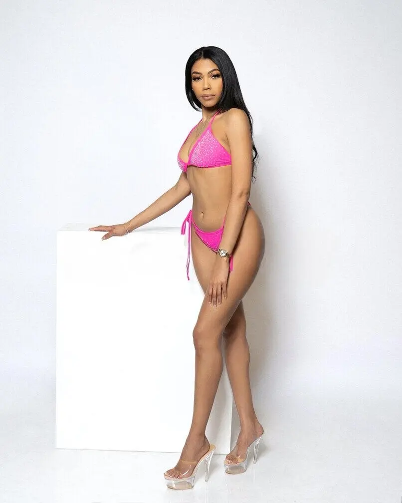 Escort Model Amina Lori
