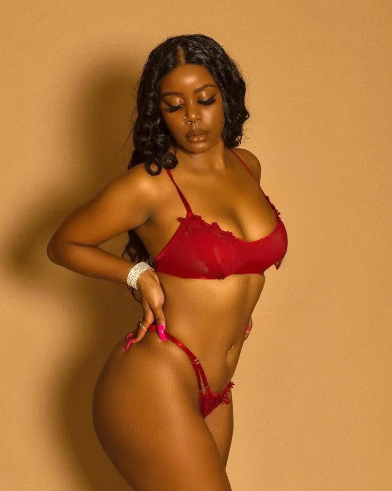 Escort Model Amiya - 4