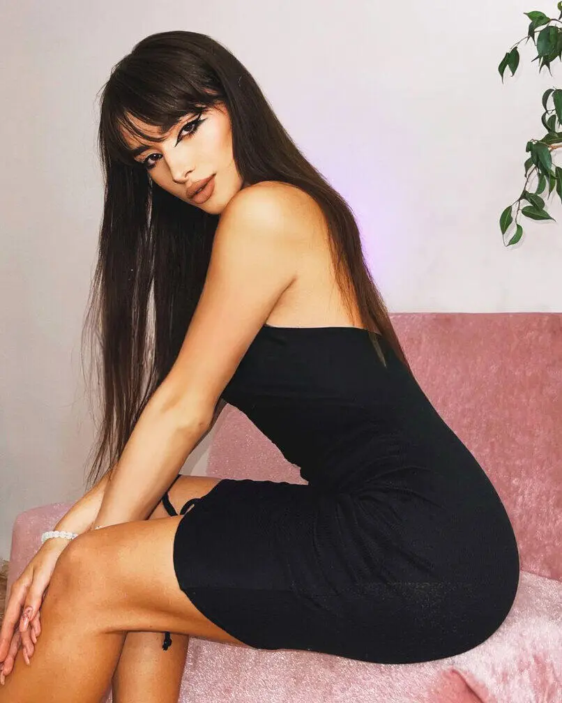 Escort Model Ana - 4