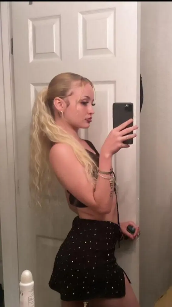 Escort Model Angelica - 4