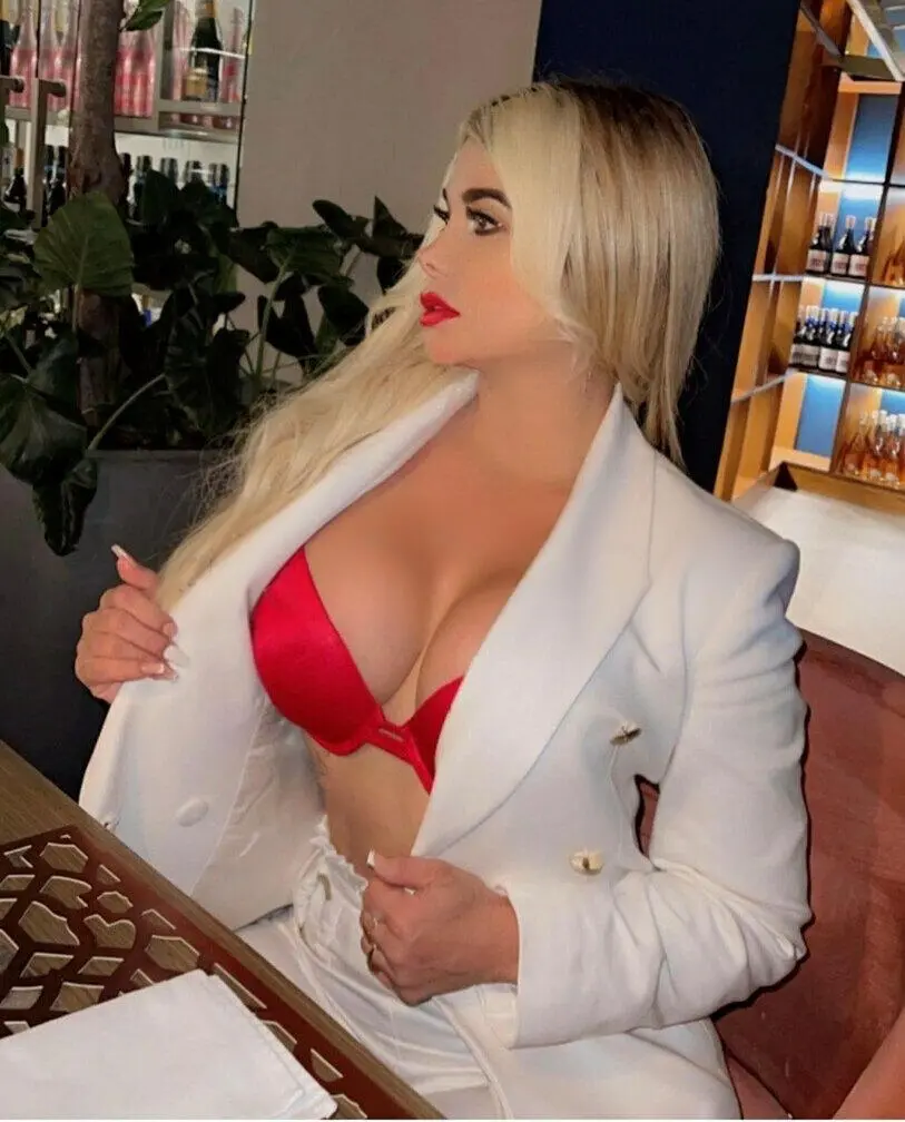 Escort Model Any - 2