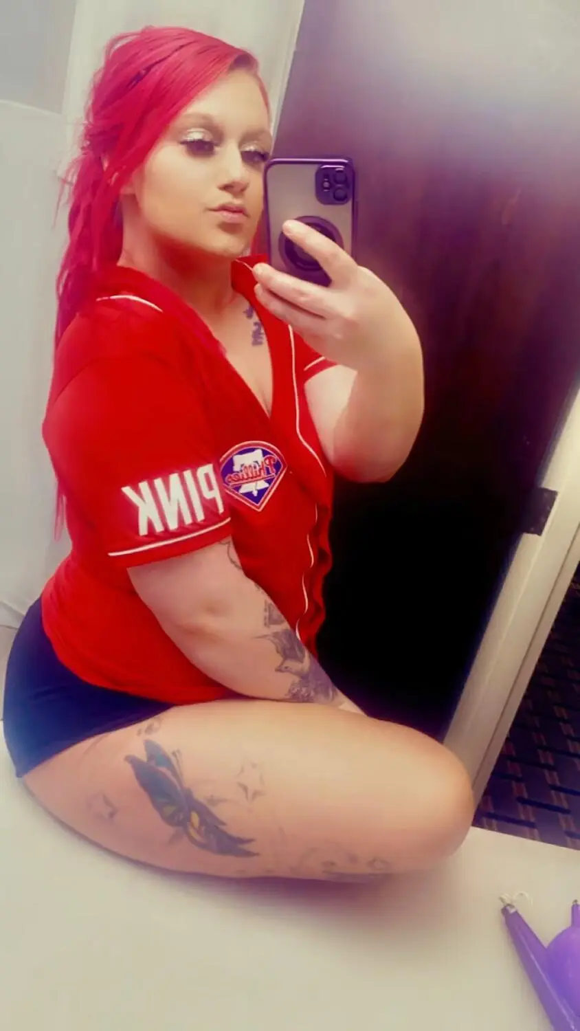 Escort Model Ariel Redd - 4