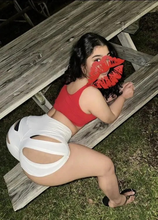 Escort Model Ash loveee - 3
