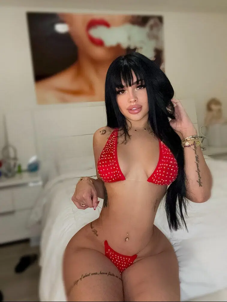 Escort Model Ashely - 2