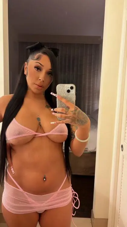 Escort Model Athenaallovee