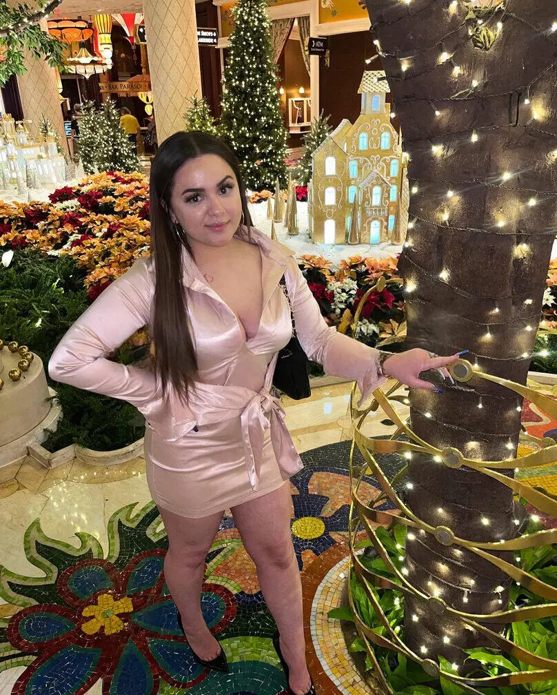 Escort Model AvaRose