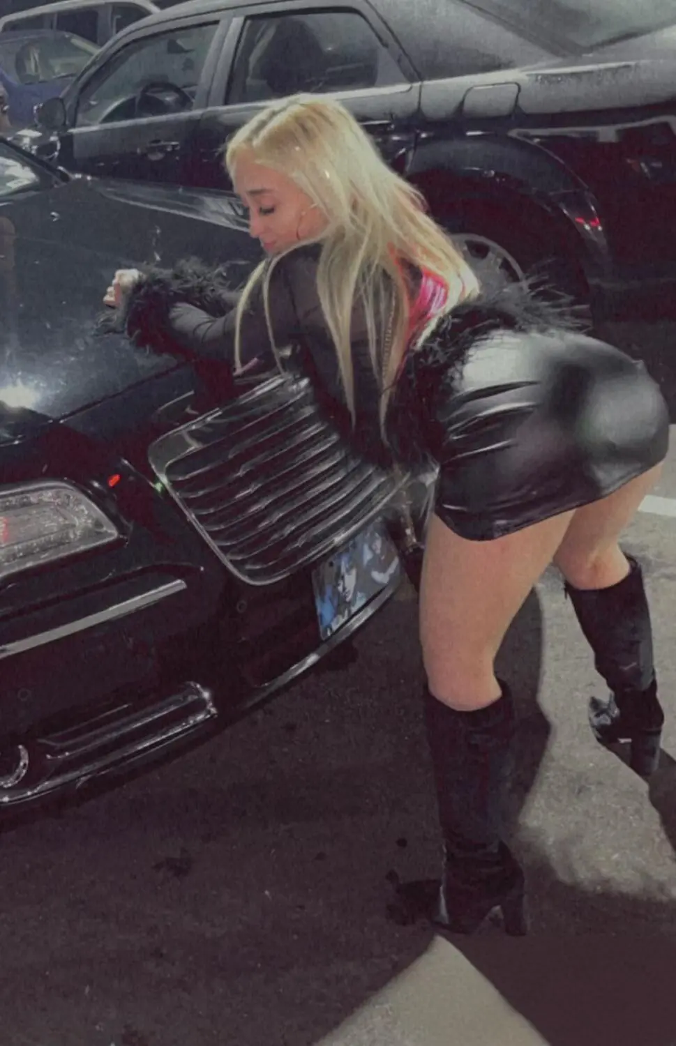 Escort Model Bell