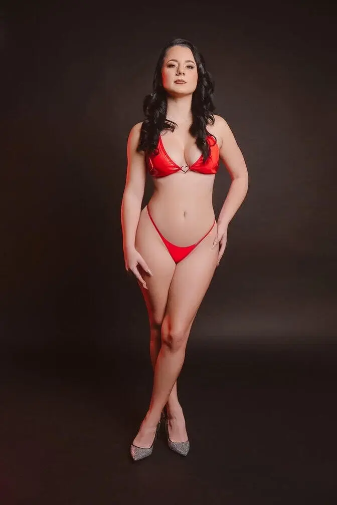 Escort Model Camila - 4