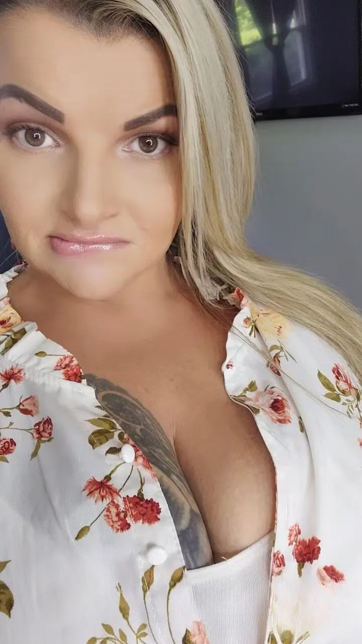 Escort Model Candace Indy