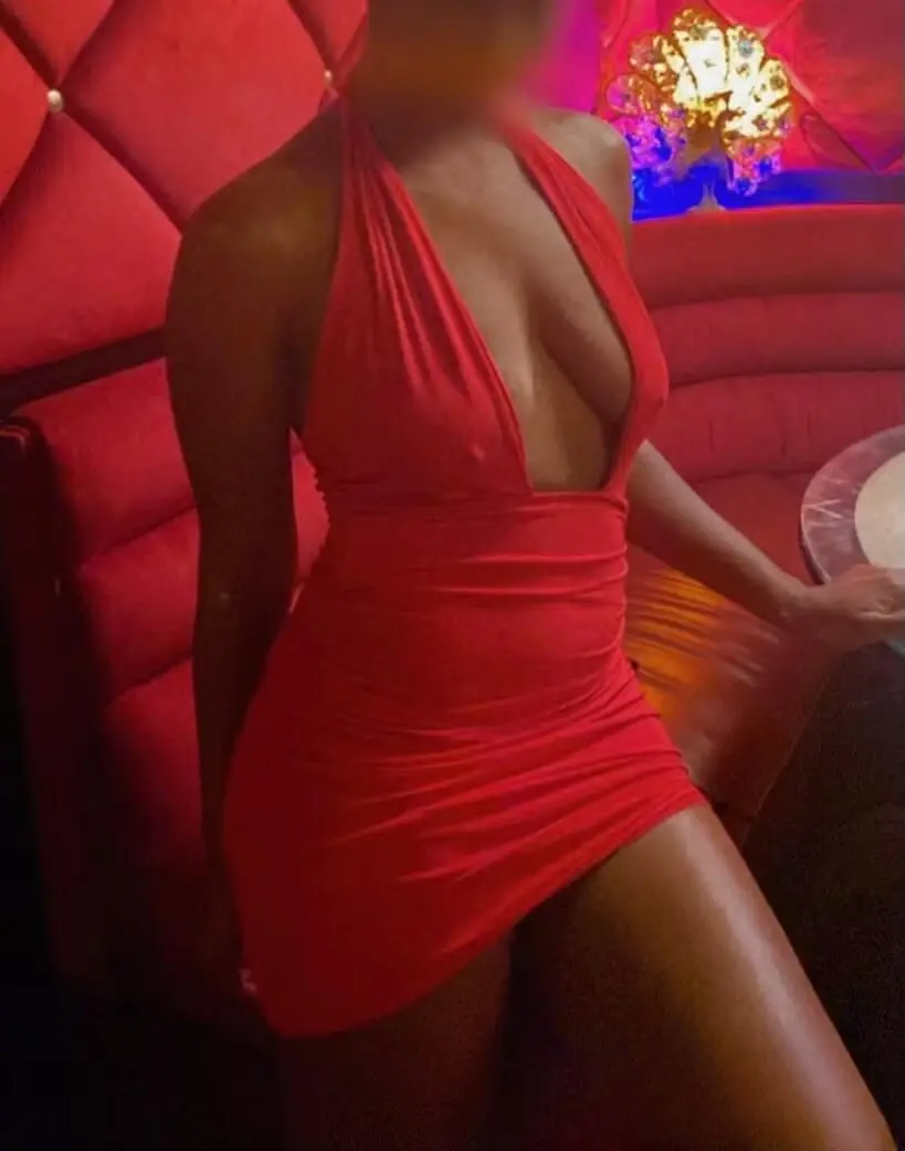 Escort Model Carla Lee - 5