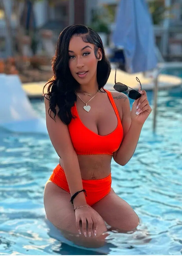 Escort Model Catina