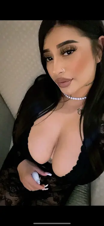 Escort Model Charmy222 - 3