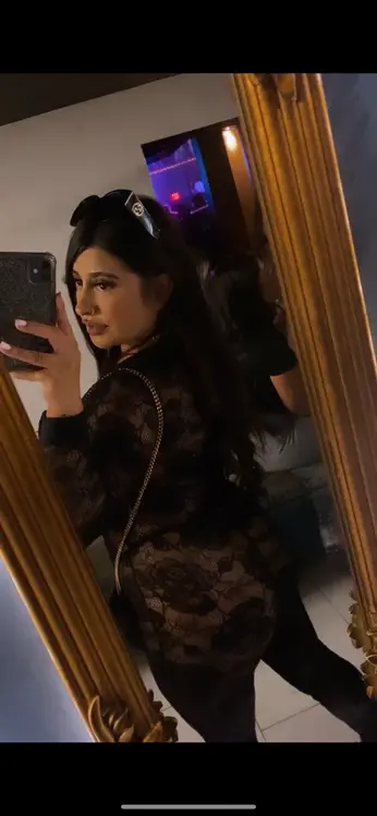 Escort Model Charmy222 - 4