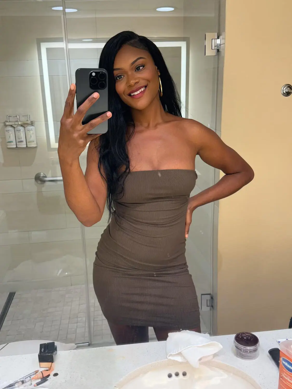 Escort Model Chelsea Raye - 2