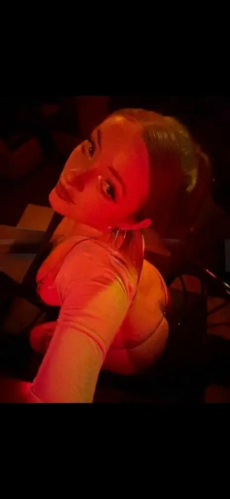 Escort Model Chloe - 3
