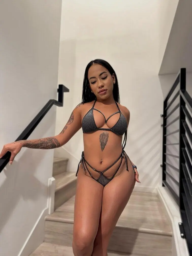 Escort Model Claudia - 5