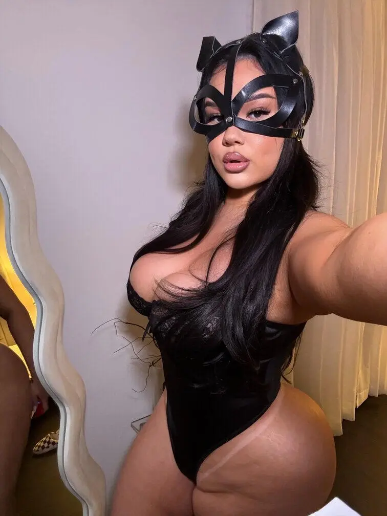 Escort Model Demi
