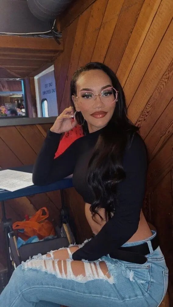 Escort Model Diamond