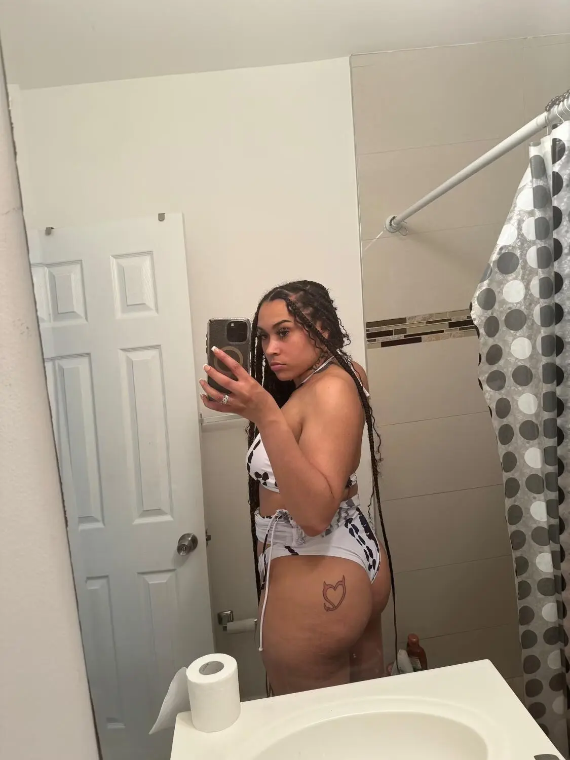 Escort Model Diamond