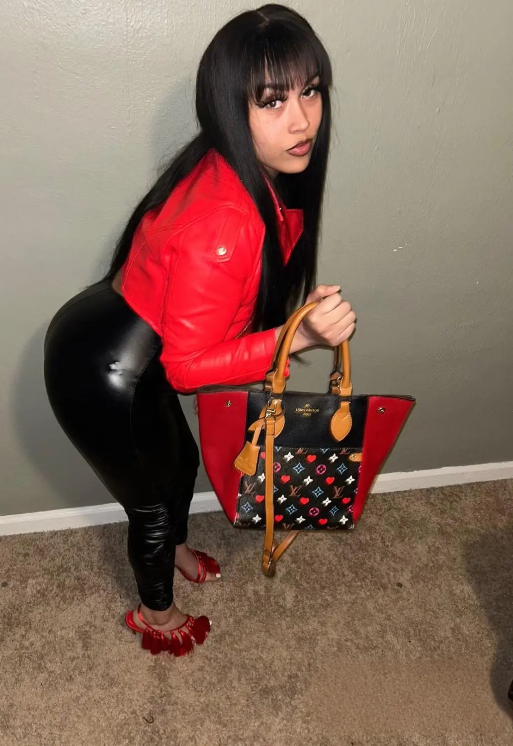 Escort Model Diamond - 3