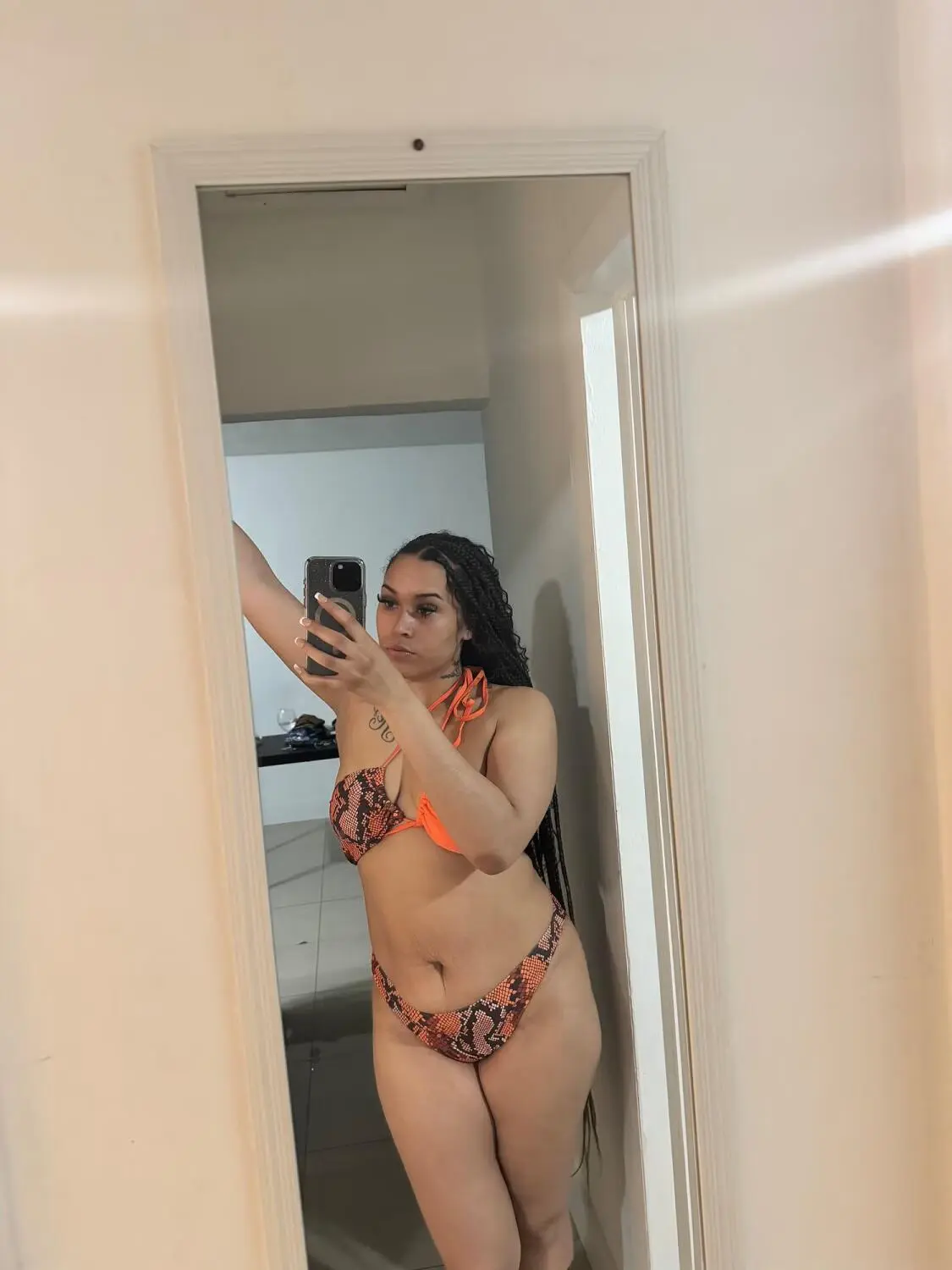 Escort Model Diamond