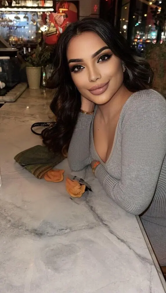 Escort Model DREA - 2