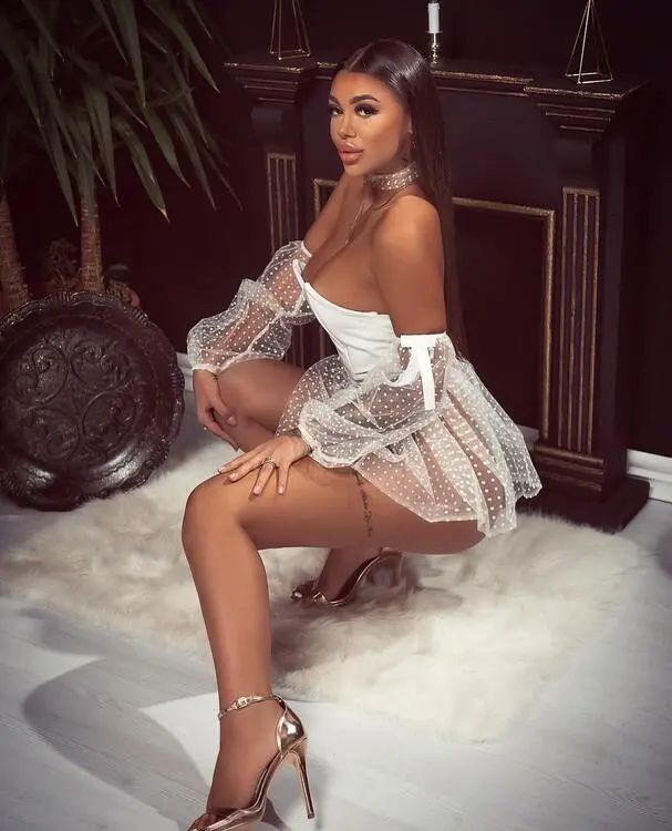 Escort Model Elisa - 12