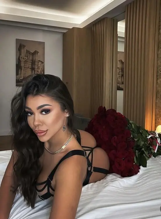 Escort Model Elisa