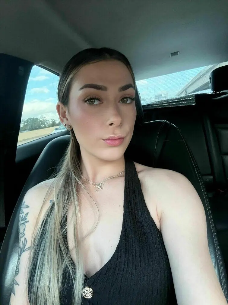 Escort Model Ella