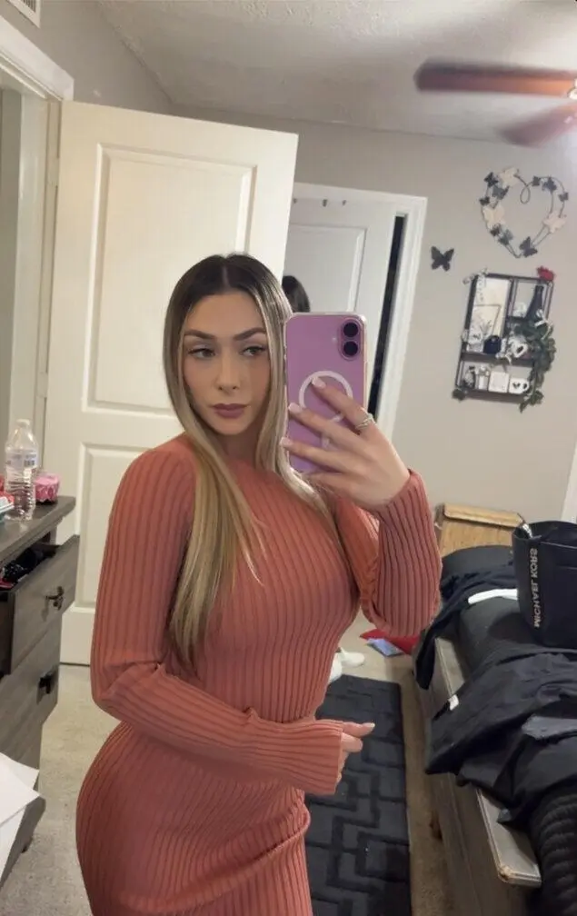 Escort Model Ella - 5
