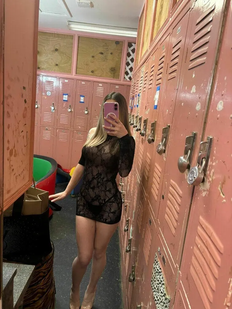 Escort Model Ella - 2