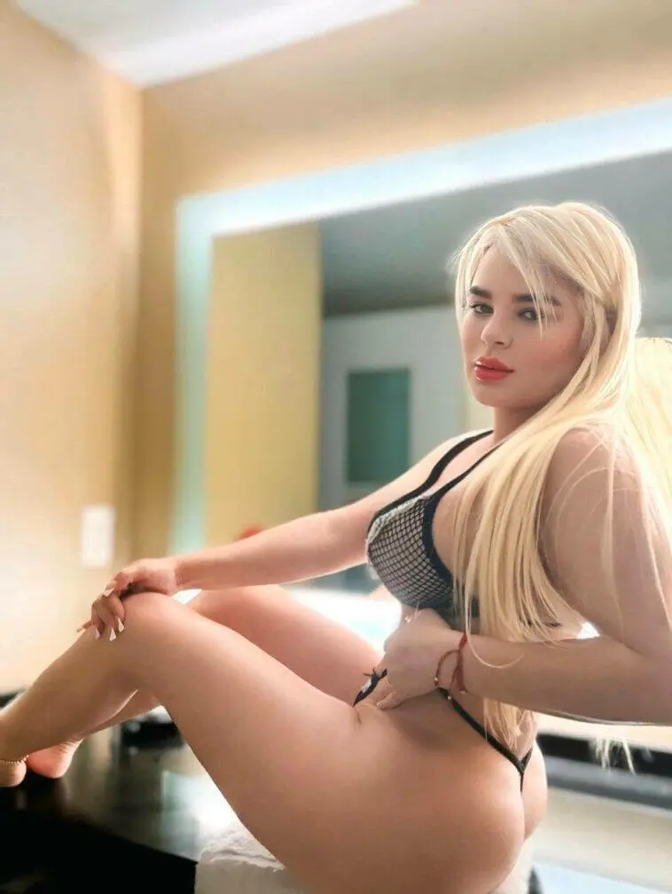 Escort Model Emma