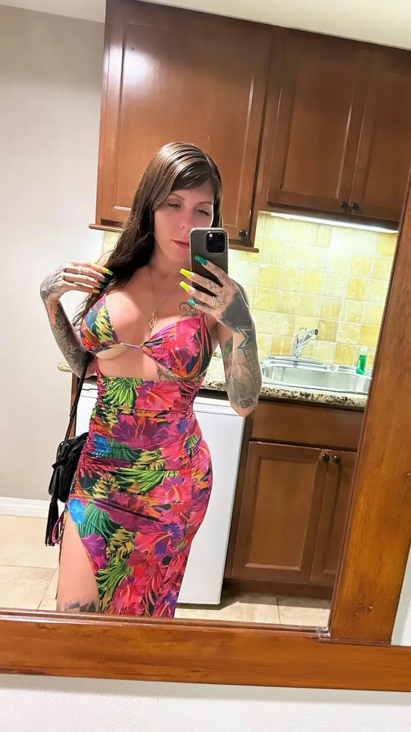 Escort Model Erika K - 4