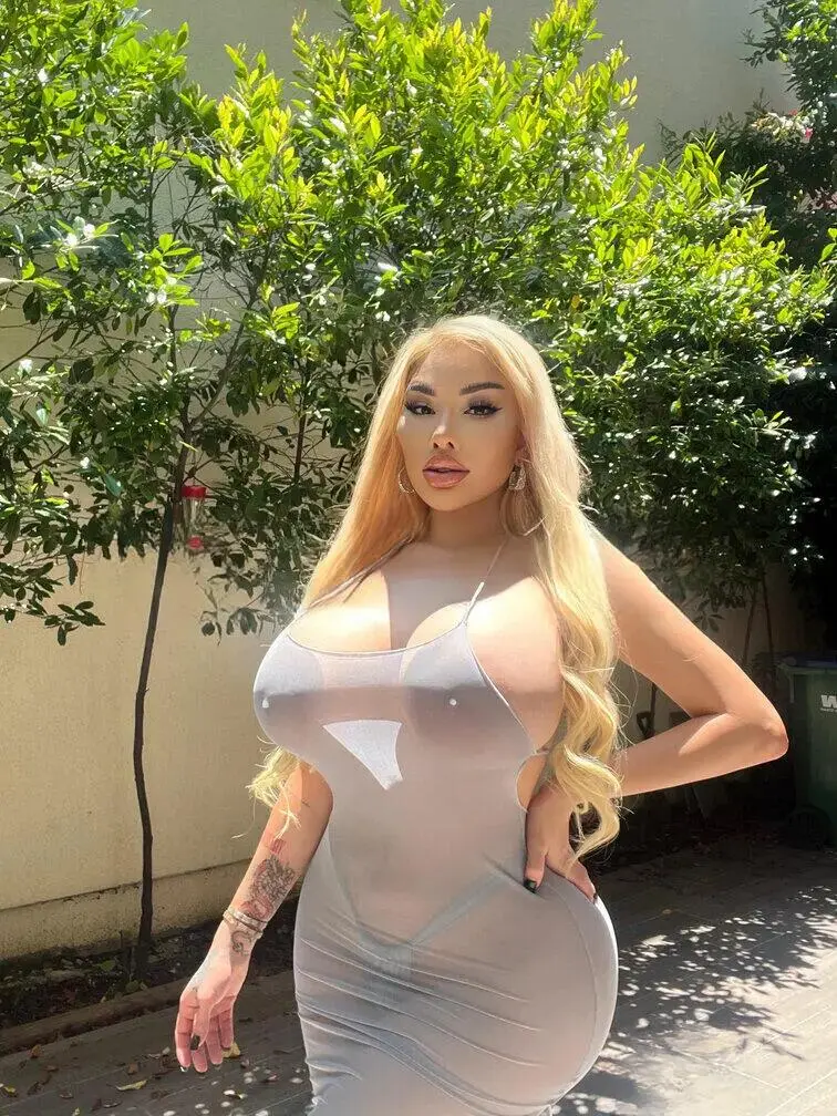 Escort Model Fatima