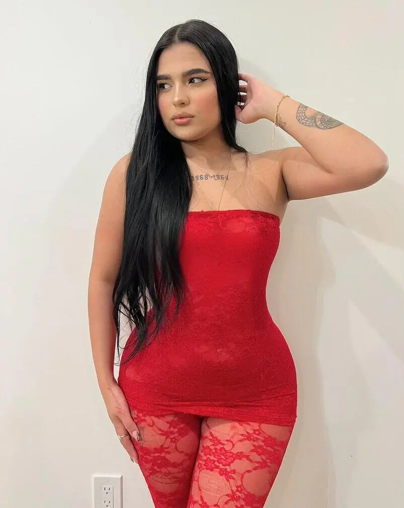 Escort Model Genesis