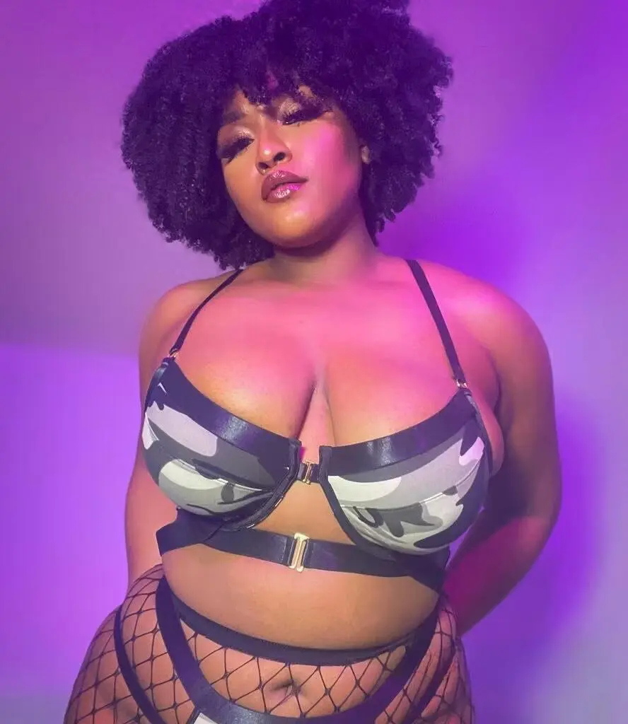 Escort Model Goddess Adora - 2