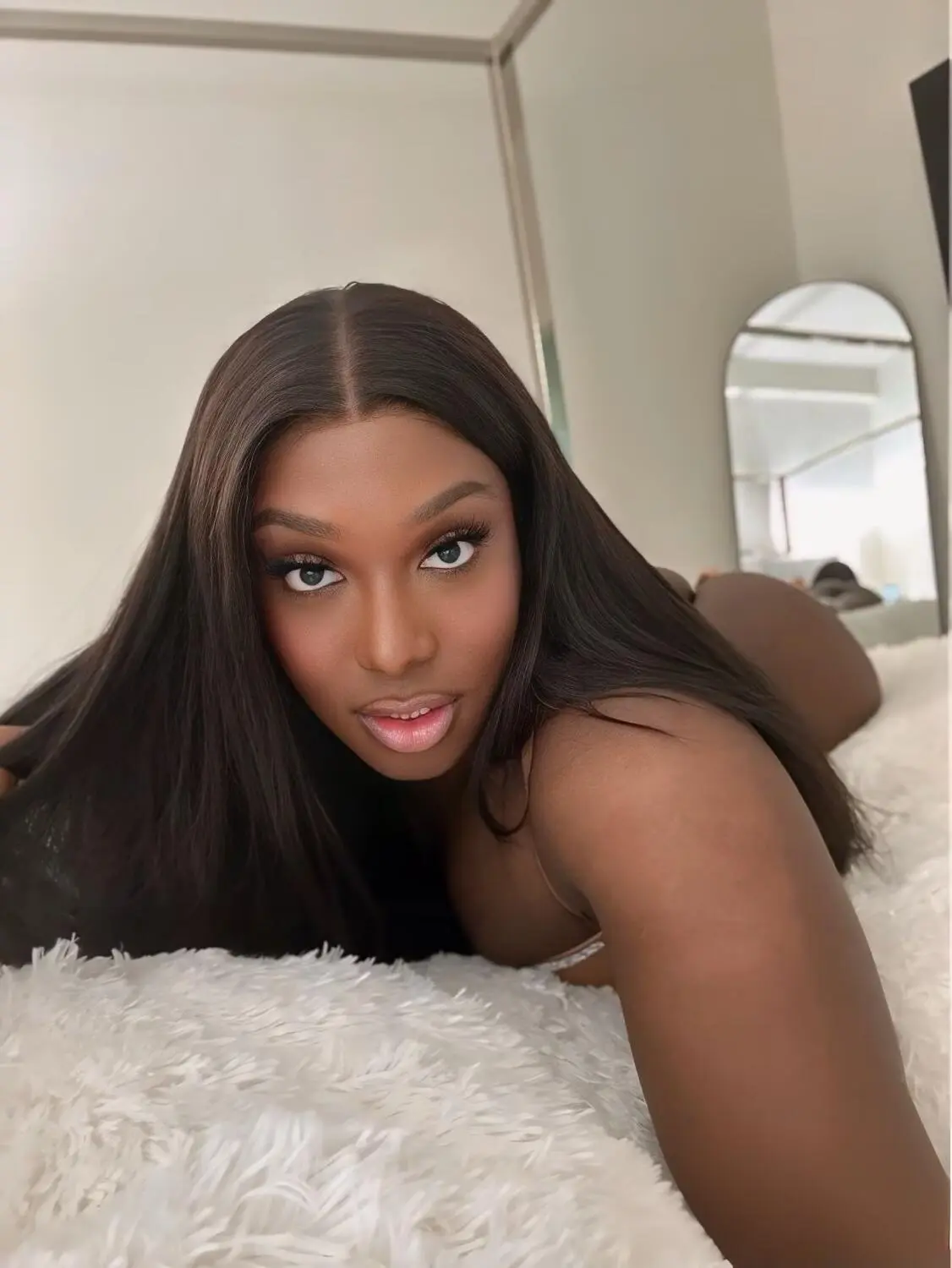 Escort Model Hung CoCo Kelly - 4