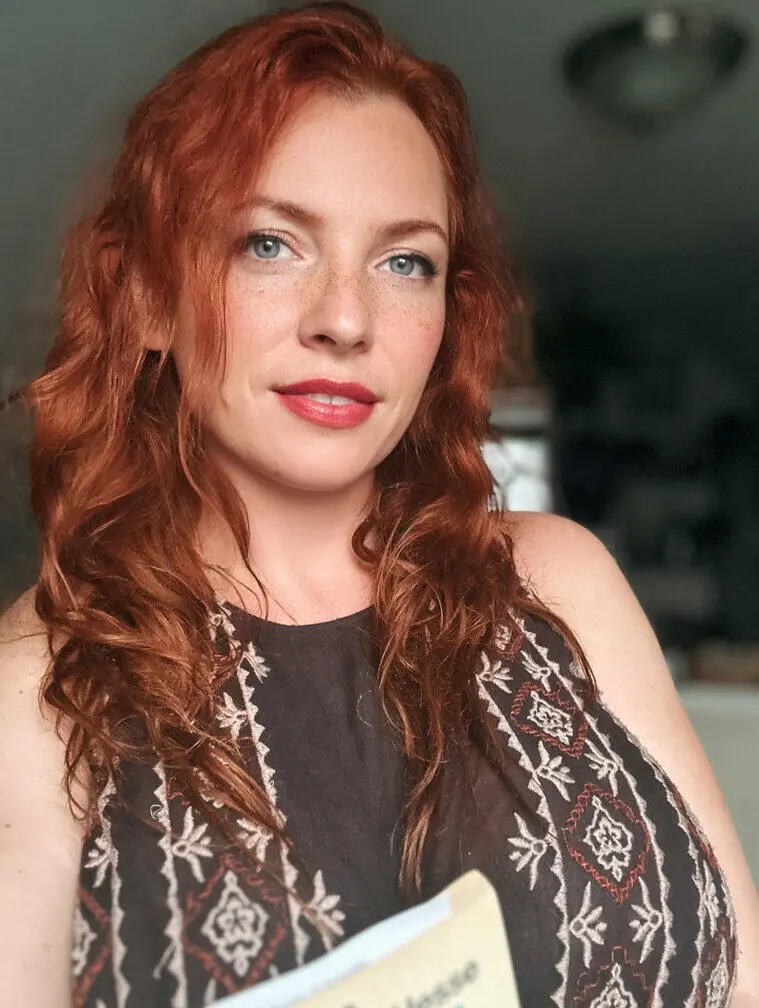 Escort Model Iris Goldea