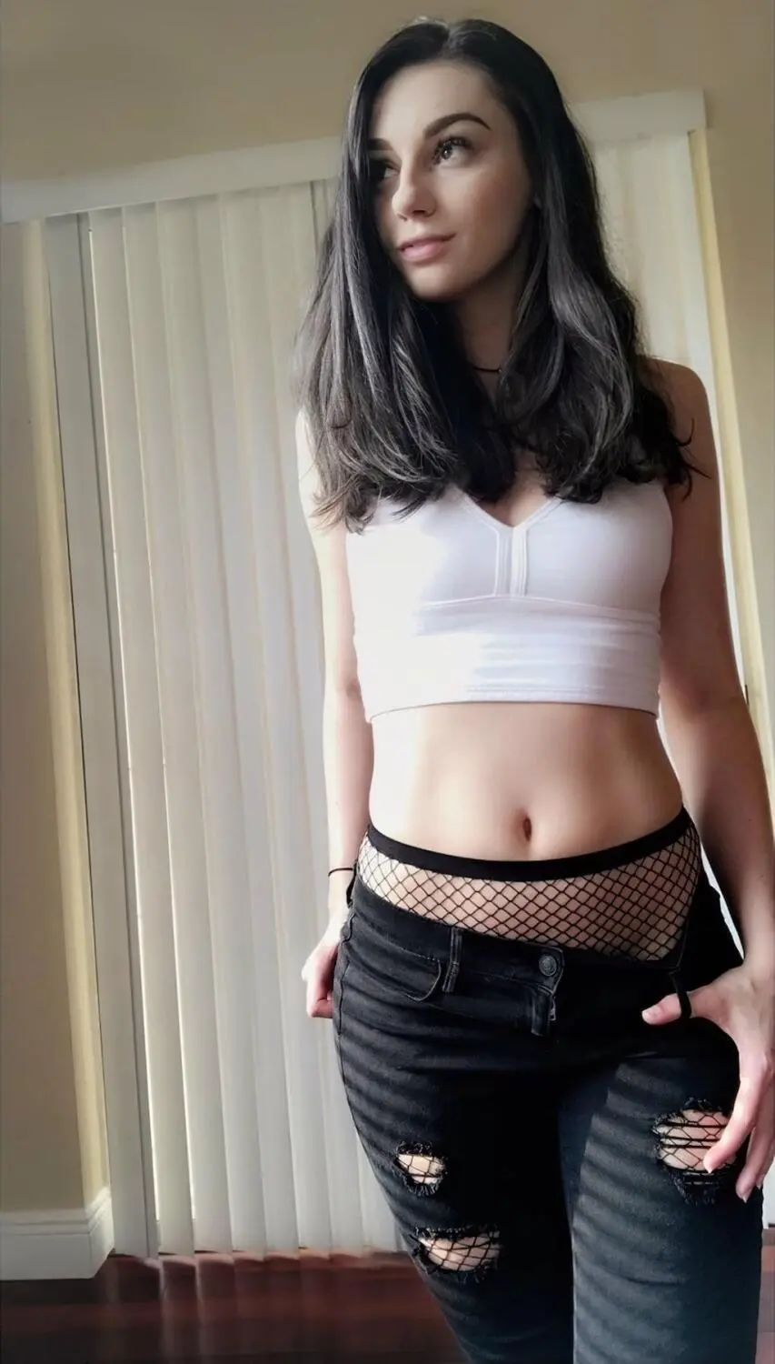 Escort Model Izzy_xx - 3