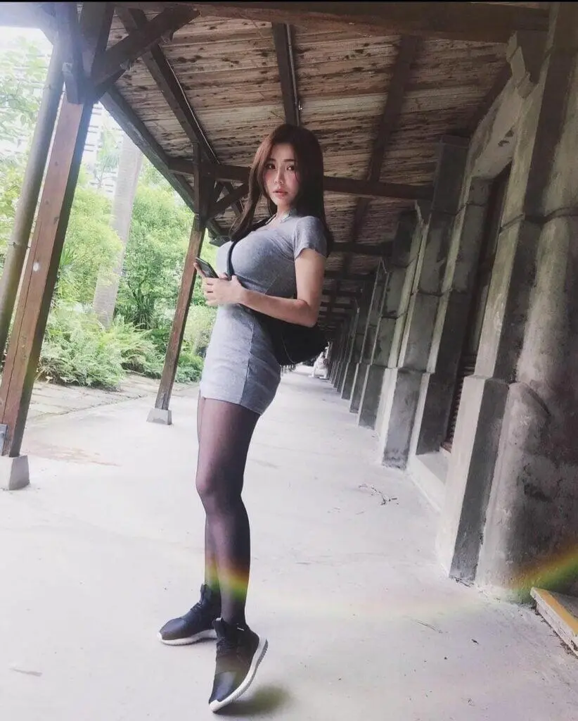 Escort Model Janie Lin - 8