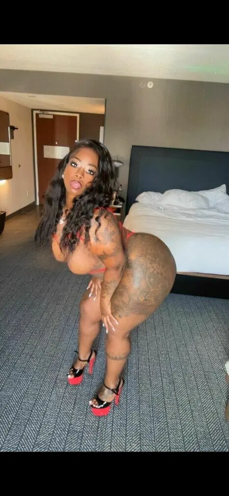 Escort Model Juicy Jade