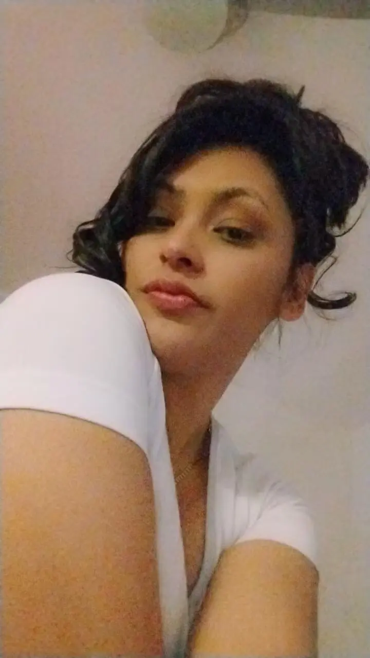 Escort Model Juicy Jess - 5